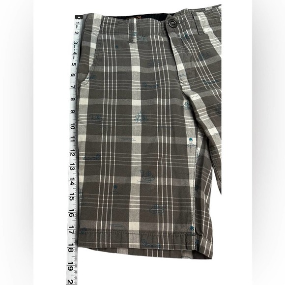 Volcom Boys Cotton Gray and White Plaid Shorts Size 12 With Little Designs - Picture 6 of 10